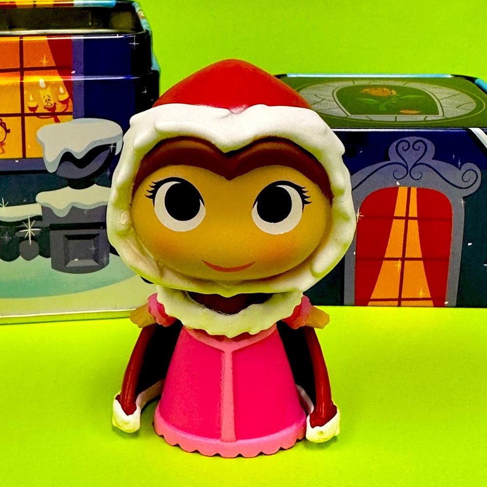 FUNKO DISNEY TREASURES MYSTERY MINI WITH TIN - Belle